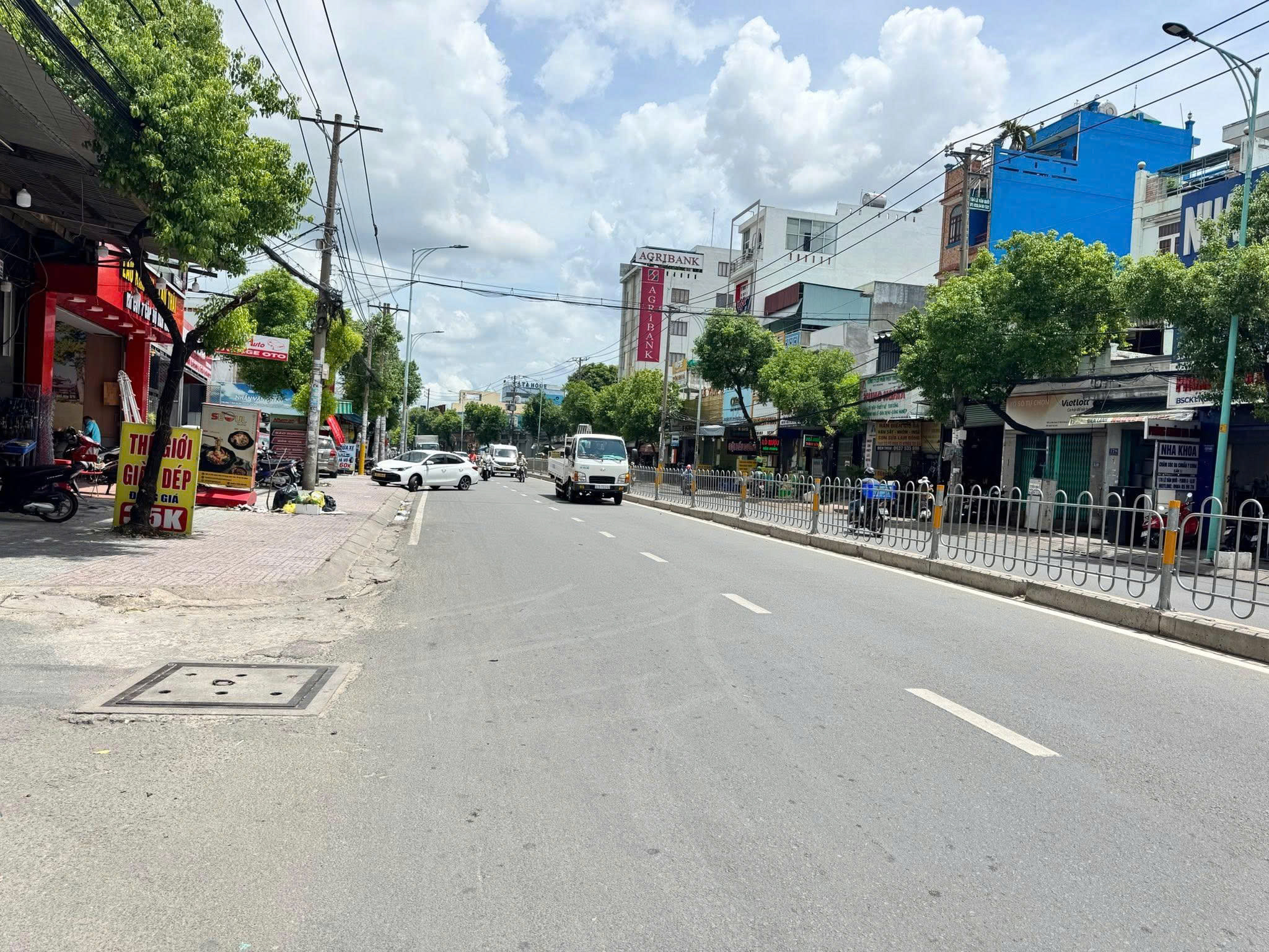 Bán Nhà 2 Mặt tiền Lê Văn Quới -  gần Hòa Bình, DT: 4,8 x19m, 2 Tầng, chỉ  14,5 tỷ