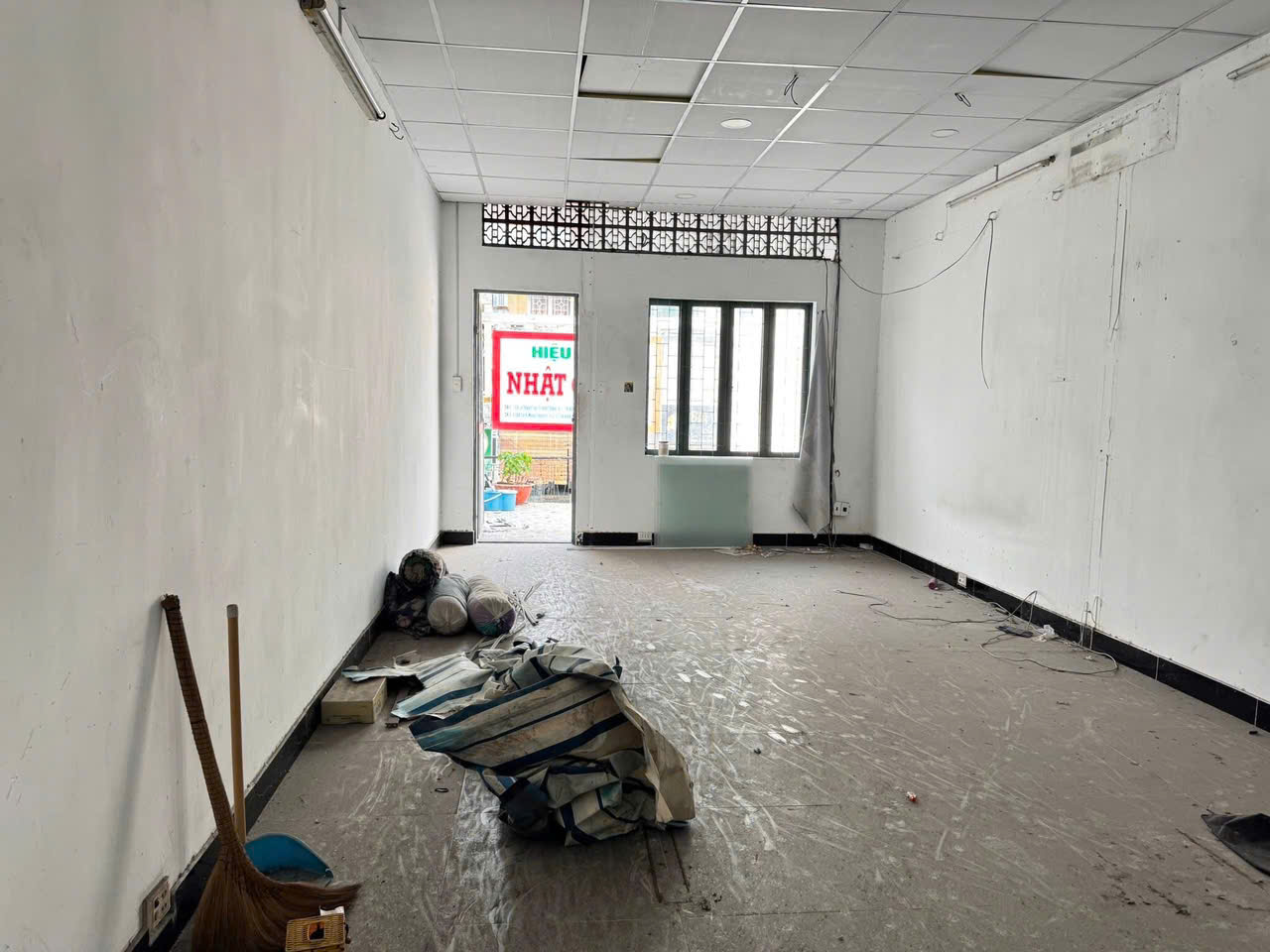 Bán nhà Mặt tiền Cách Mạng Tháng 8, gần Lý Thường Kiệt, 4x20m, 3 Tầng, 4PN, chỉ 17,9 Tỷ.