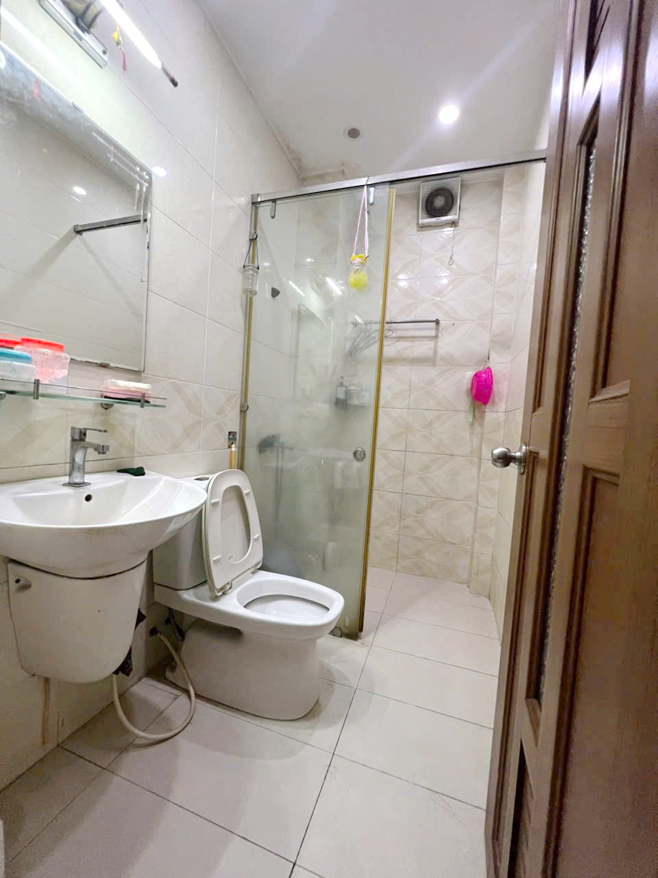Nhà 4 tầng nở hậu L mặt tiền view bờ kè Lò Gốm P12Q6. Giá: 8.4 tỷ-3