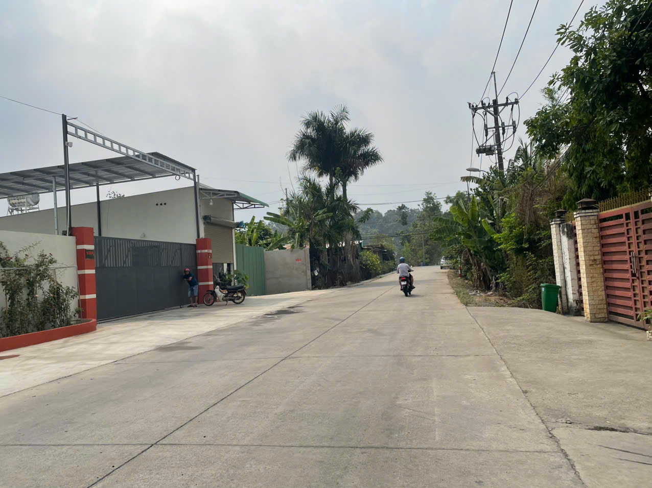 Lô đất mặt kênh, view thoáng, DT 135m2 full thổ cần bán