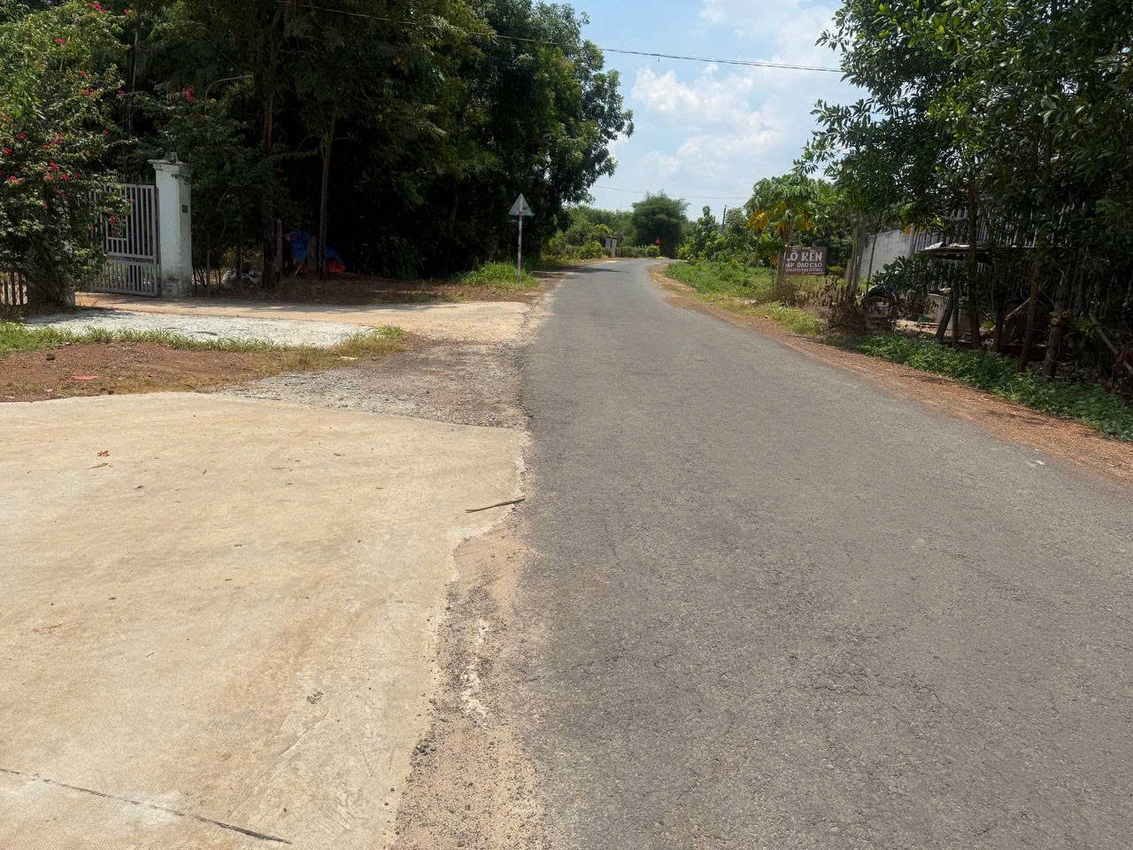 Lô đất mặt kênh, view thoáng, DT 135m2 full thổ cần bán