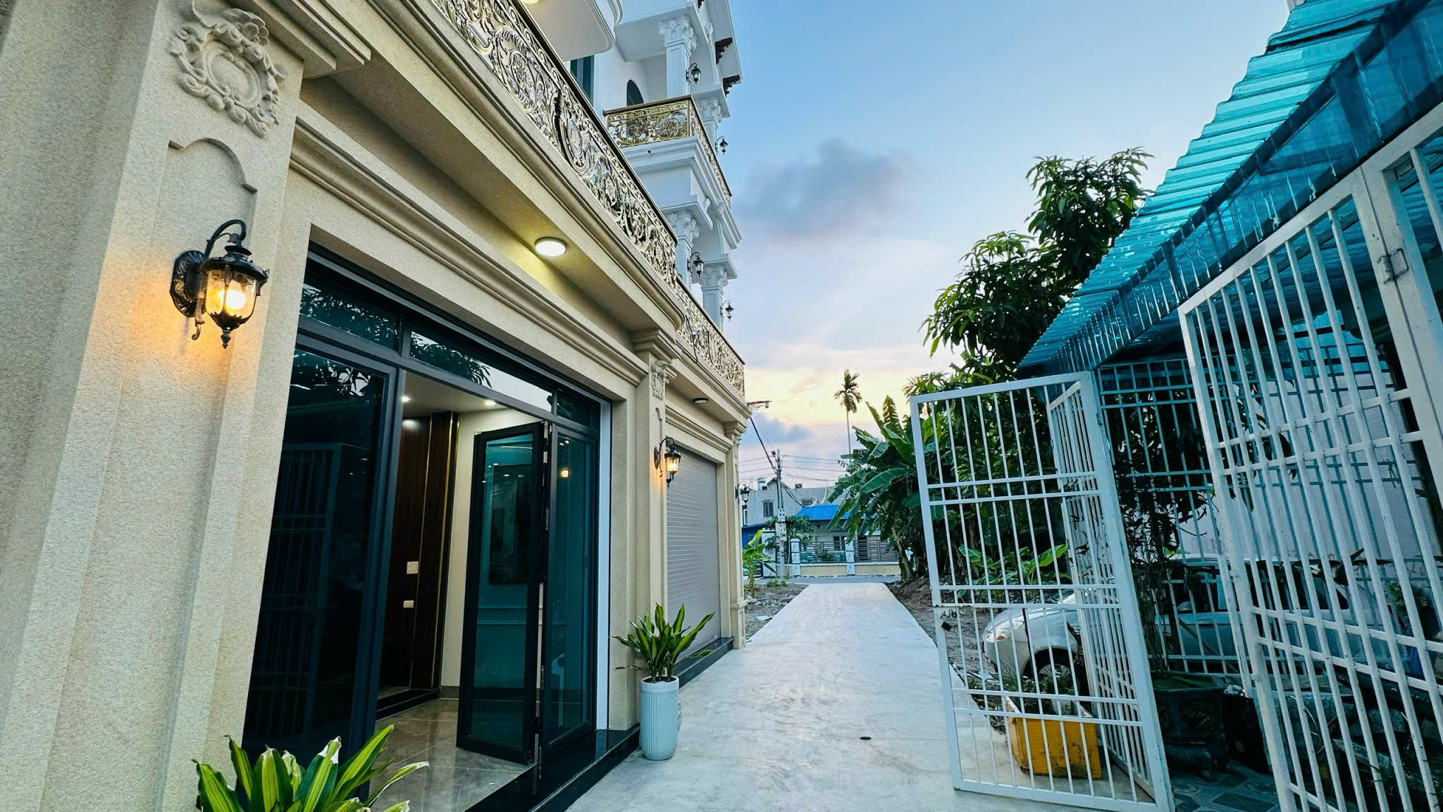 Tặng full nội thất - Nhà 3 tầng đẹp ngay bể bơi Quỳnh Hoàng, Nam Sơn, An Dương - Chỉ 3,85 tỷ