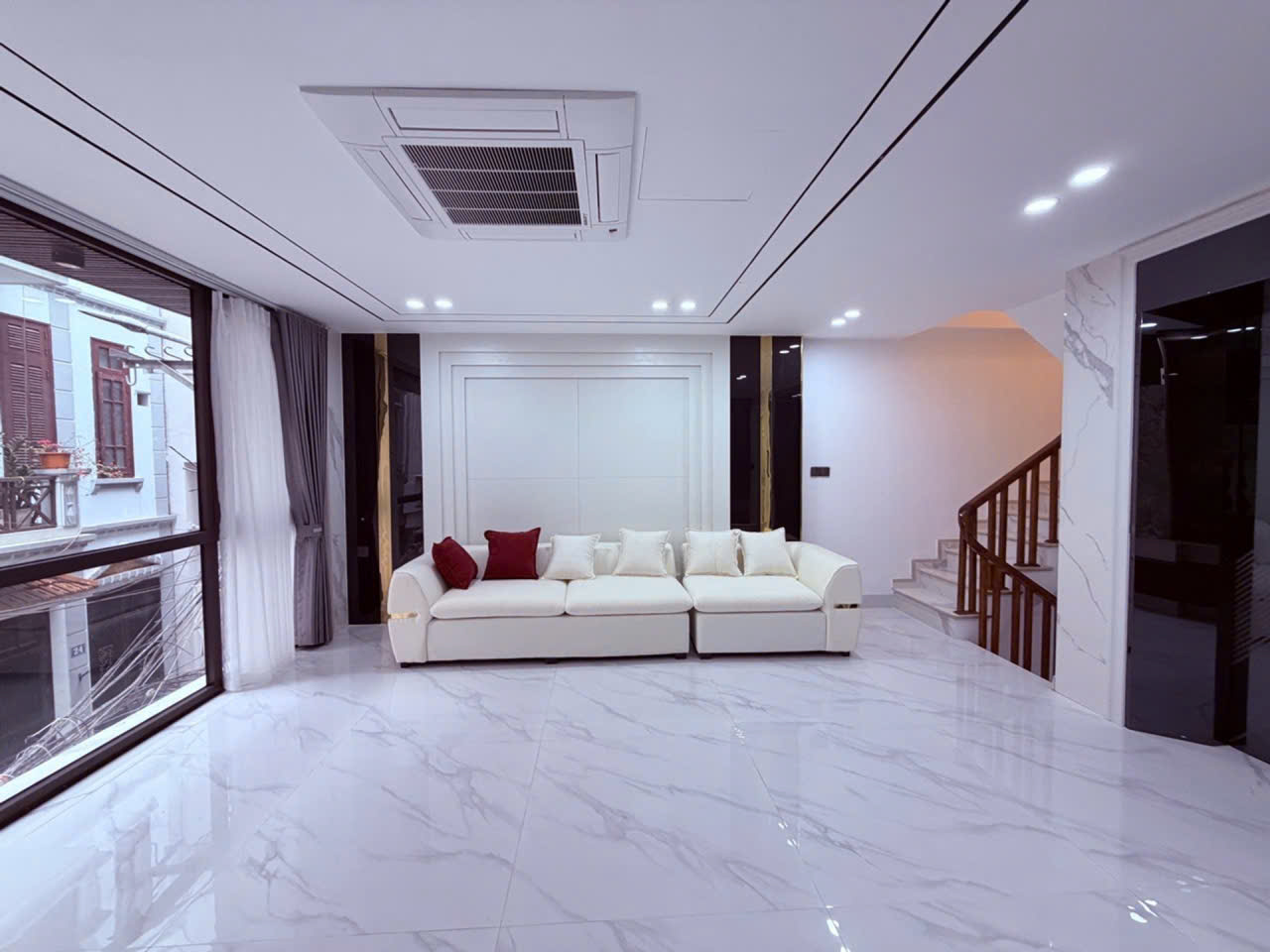 🏡 NHÀ PHÂN LÔ NGUYỄN VĂN CỪ – 7 TẦNG THANG MÁY, GARA Ô TÔ, FULL NỘI THẤT ✨-1