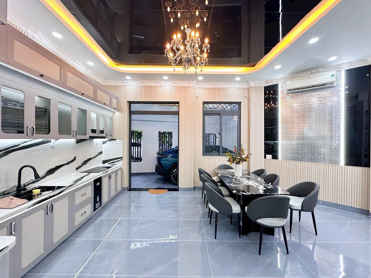 NHÀ GÓC 2 MẶT TIỀN, HẺM XE HƠI HUỲNH TẤN PHÁT, 7.5X12M, KHU DÂN TRÍ CAO