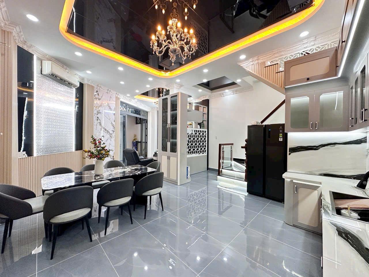 NHÀ GÓC 2 MẶT TIỀN, HẺM XE HƠI HUỲNH TẤN PHÁT, 7.5X12M, KHU DÂN TRÍ CAO