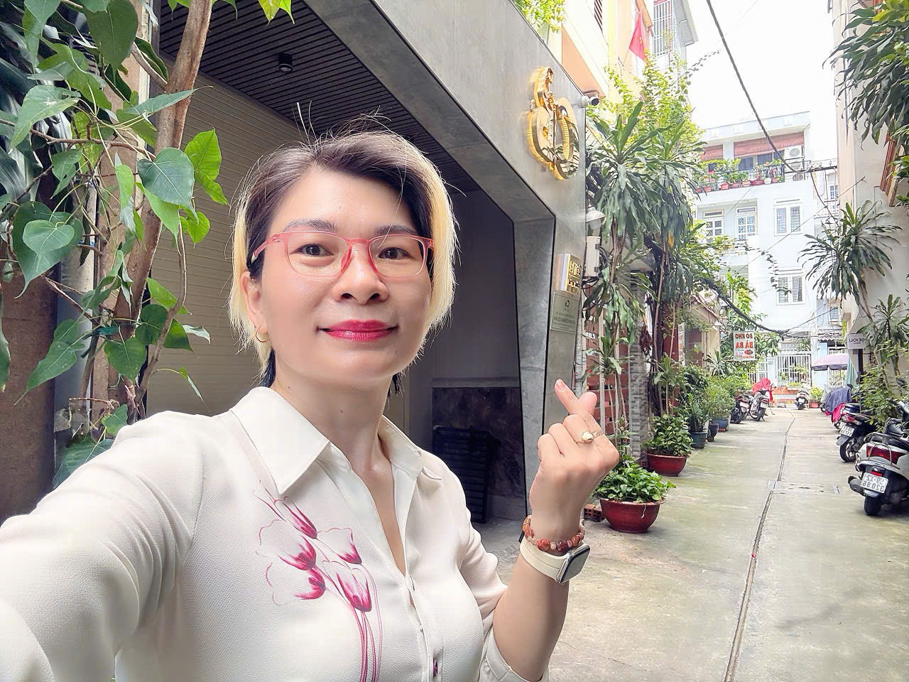 BÁN NHÀ Đ.CỐNG QUỲNH NGAY VÒNG XOAY NGUYỄN CƯ TRINH, QUẬN 1 - 4M*18M - VỊ TRÍ ĐẲNG CẤP HIẾM NHÀ BÁN * LH GIANG GIANG: 093.86.76.685-1