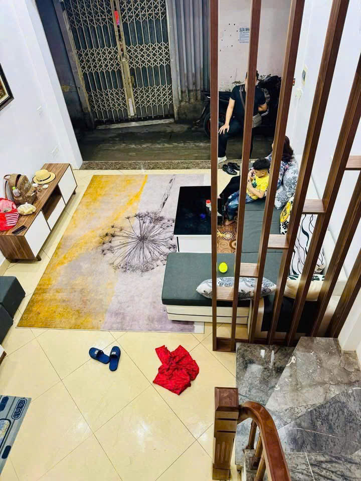 Trương định bán nhà 4 tầng dân xây lô góc ngõ thông 20M ra phố hoàng mai