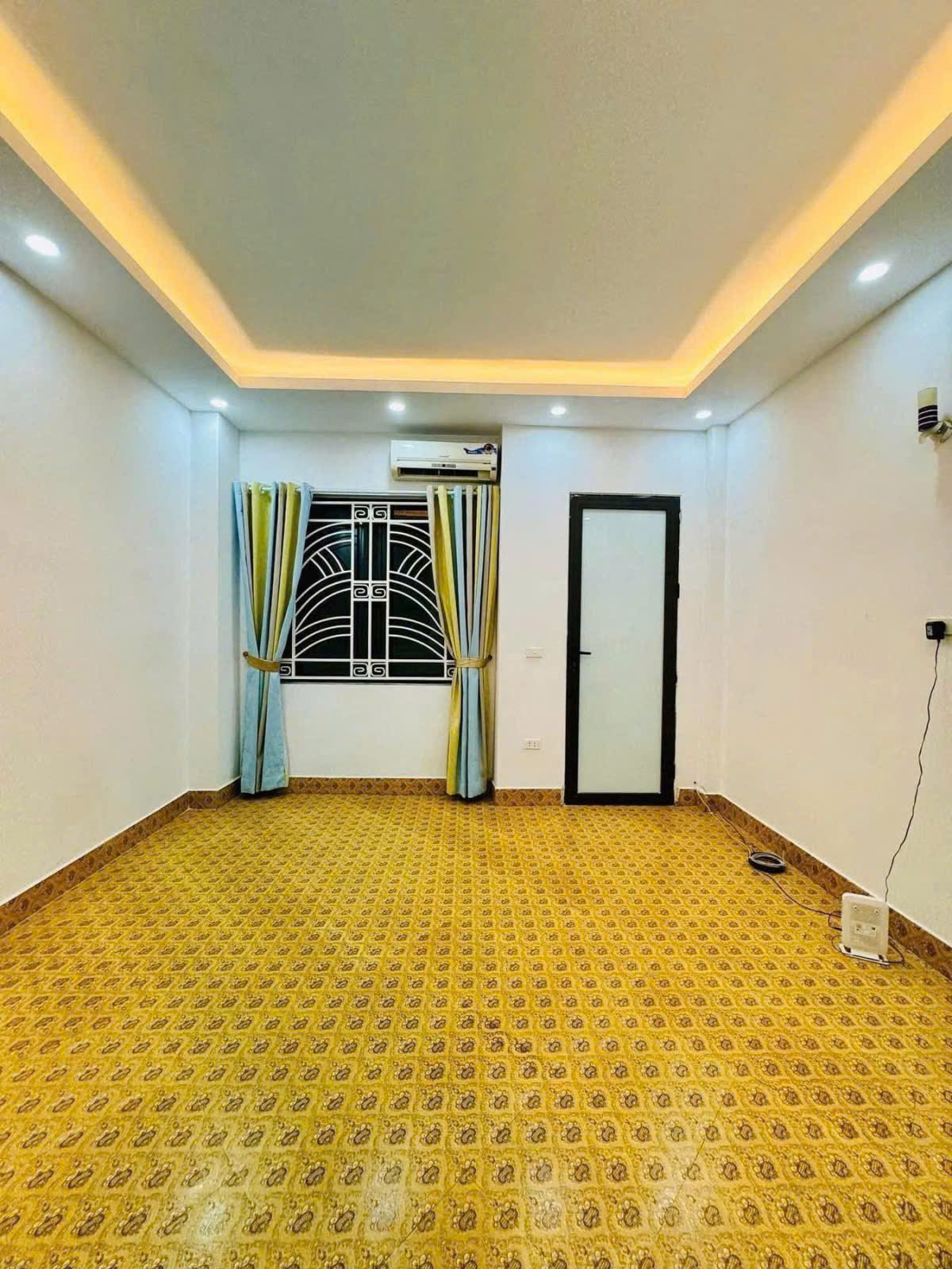 Trương định bán nhà 4 tầng dân xây lô góc ngõ thông 20M ra phố hoàng mai-5