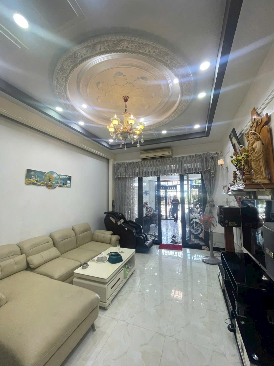 Nhà đường 20m Huỳnh Thị Đồng, cạnh trường Nguyễn Bỉnh Khiêm, 9.2 tỷ