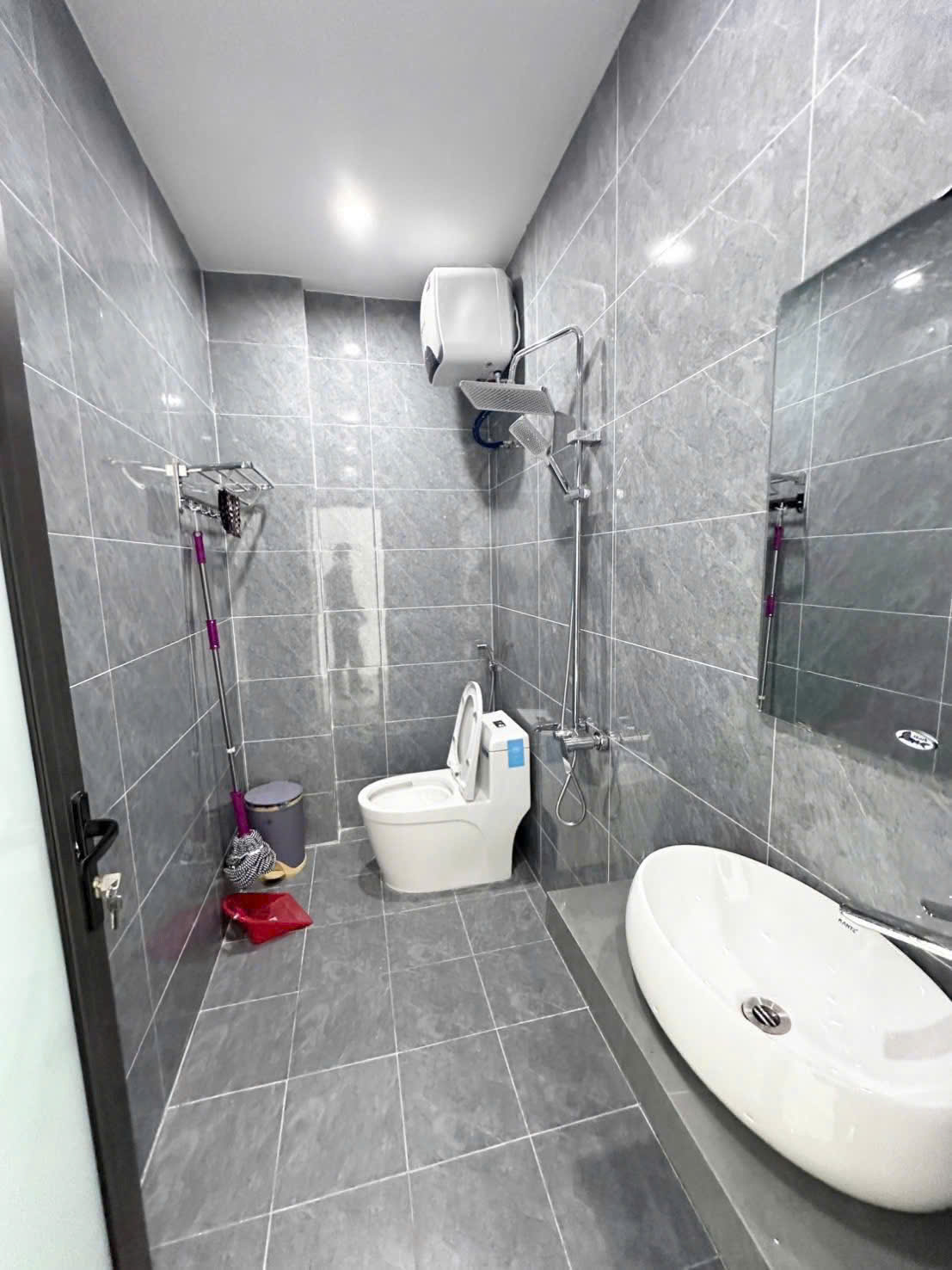 NHÀ 3 TẦNG XÂY ĐỘC LẬP GẦN BỆNH VIỆN VIỆT TIỆP 2 HẢI PHÒNG CHỈ 2,X TỶ-4