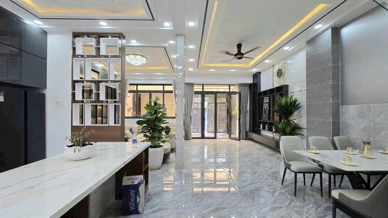 Nhà cạnh Quận 7, hẻm xe hơi Huỳnh Tấn Phát, 7.5x16m, 8.3 tỷ
