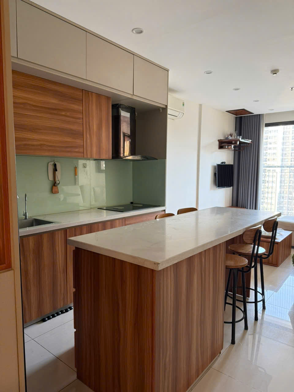 CHO THUÊ CĂN HỘ 2 PHÒNG NGỦ + 1 TẠI VINHOMES SMART CITY – FULL NỘI THẤT, VÀO Ở NGAY