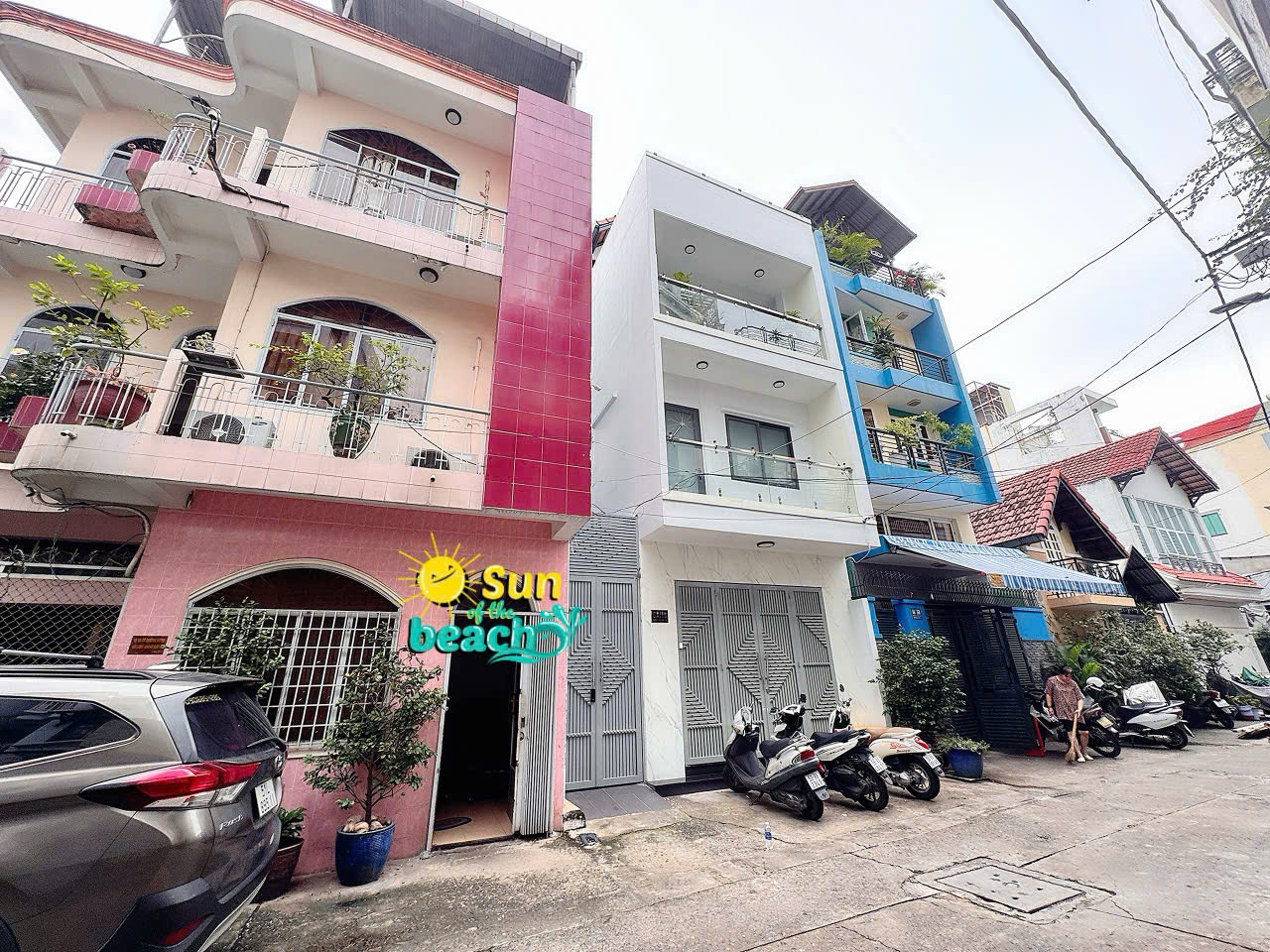 BÁN NHÀ 2 TẦNG DẠNG BIỆT THỰ MÁI NGÓI Đ.NGUYỄN CẢNH CHÂN, QUẬN 1 - NGANG VUÔNG ĐẸP 6,3M*14M - VỊ TRÍ NGAY GÓC Đ.NGUYỄN TRÃI HIẾM BÁN