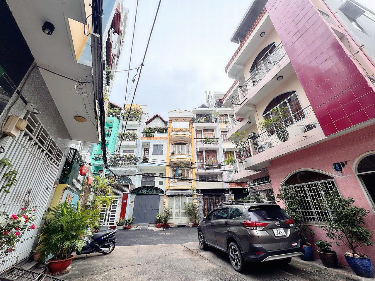 BÁN NHÀ 2 TẦNG DẠNG BIỆT THỰ MÁI NGÓI Đ.NGUYỄN CẢNH CHÂN, QUẬN 1 - NGANG VUÔNG ĐẸP 6,3M*14M - VỊ TRÍ NGAY GÓC Đ.NGUYỄN TRÃI HIẾM BÁN-3