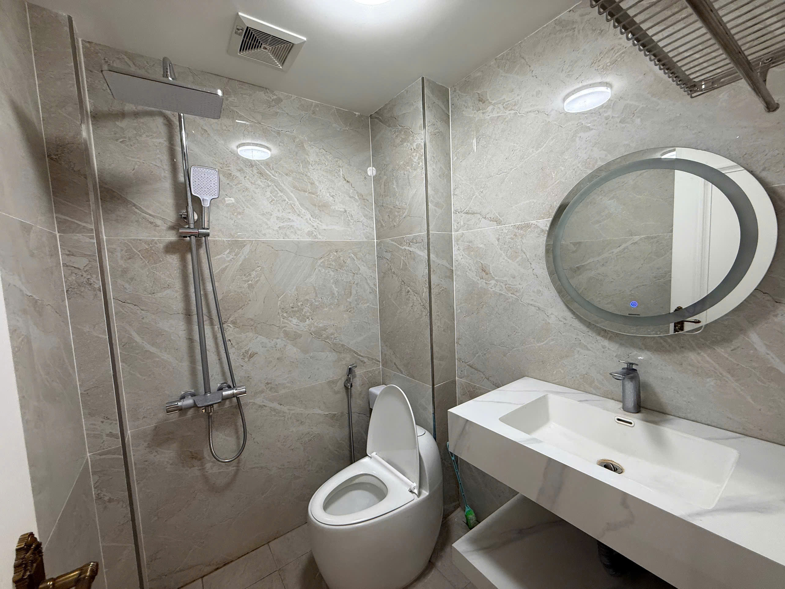 CHO THUÊ CĂN HỘ PENTHOUSE TẦNG 5-6-7 DIỆN TÍCH 240M² – NGÕ 110 KIM HOA, ĐỐNG ĐA, HÀ NỘI CHỈ 20TR-4