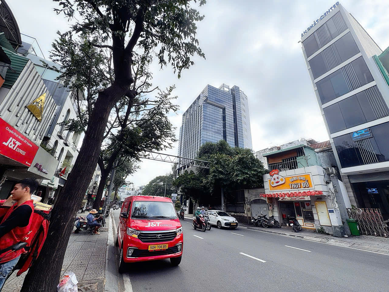 BÁN SIÊU PHẨM MẶT TIỀN KD Đ.VÕ THỊ SÁU, QUẬN 1 - NGANG ĐẸP 4M NỞ HẬU VUÔNG 7M * 20M FULL THỔ CƯ * LH GIANG GIANG: 093.86.76.685-4