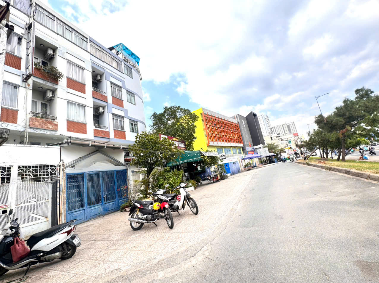 DUY NHẤT BÁN NHÀ MẶT TIỀN KD Đ.VÕ VĂN KIỆT, CẦU ÔNG LÃNH, QUẬN 1 - DT ĐẸP 4M*16M VUÔG VỨC - HDT ĐỀU 28TR/TH - CHỈ 22T - 0938676685 GIANG GIANG