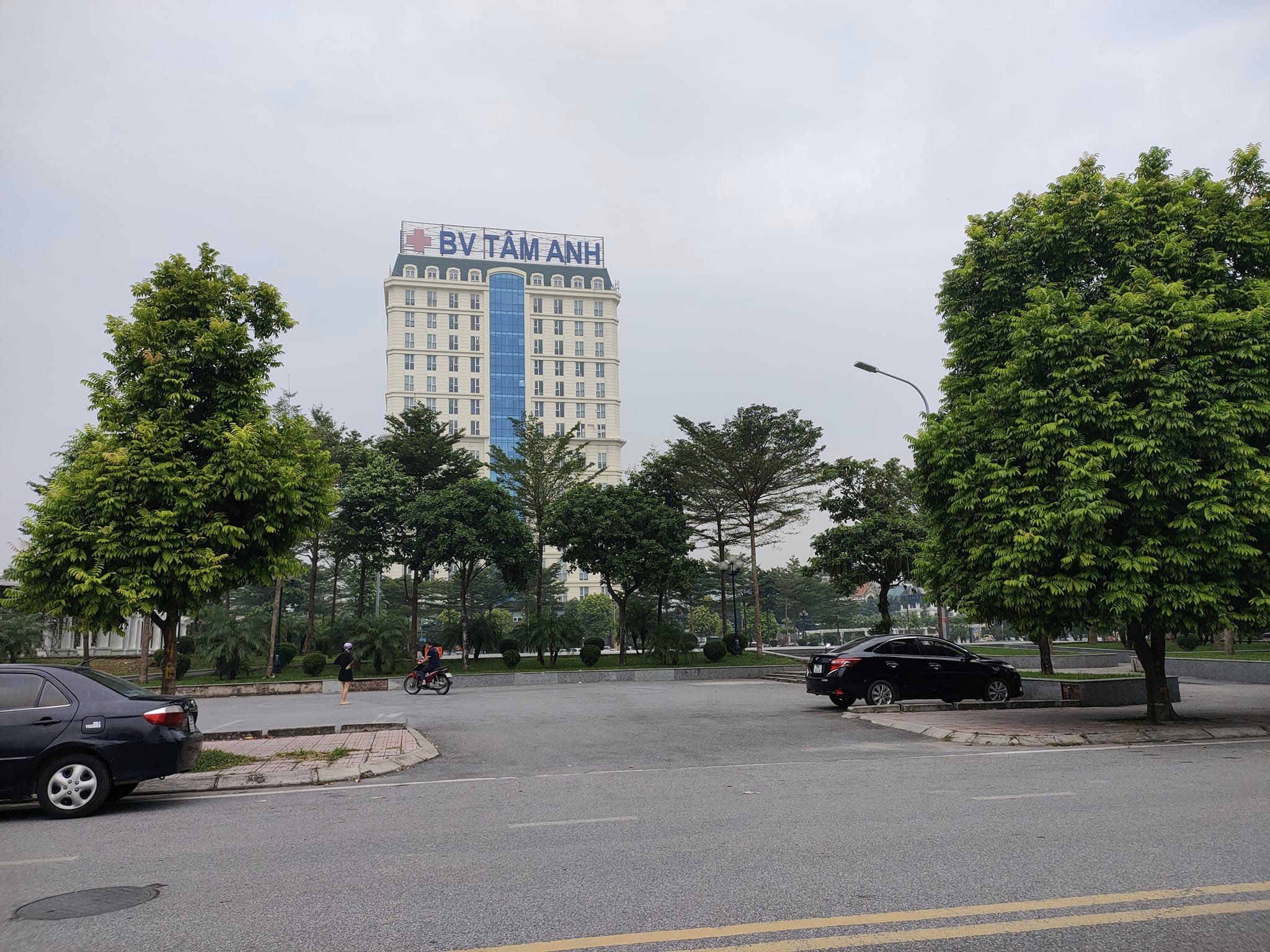 Bán Nhà mặt phố Ái Mộ, Bồ Đề, Long Biên: 226m2, MT11.5m, vỉa hè, kinh doanh 85 Tỷ