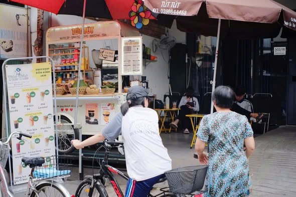 Vì kế hoạch gia đình phải chuyển về quê, mình cần sang lại quán nước Địa chỉ: 502/18 Huỳnh Tấn Phát, Phường Bình Thuận, Quận 7, TP.HCM