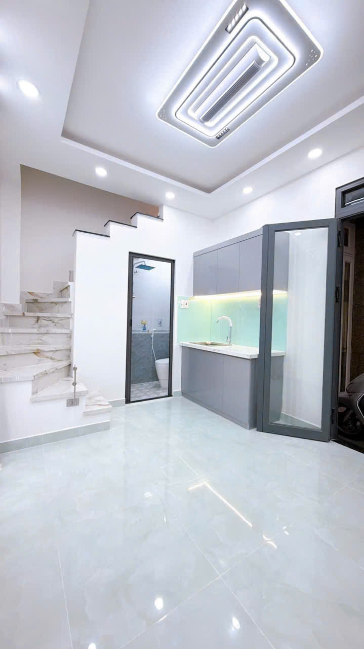 Bán nhà đẹp mới trung tâm Q4 cạnh Q1 

NGANG 3.6 x 5 đúc 3 tấm-4