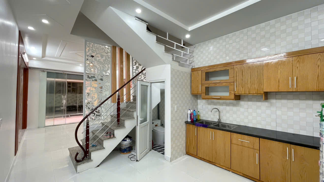 🏡 NHÀ 3 TẦNG – Ô TÔ ĐỖ CỬA – GẦN CHỢ LŨNG ĐÔNG – GIÁ 2,35 TỶ