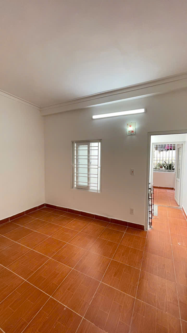 🏡 NHÀ 3 TẦNG – Ô TÔ ĐỖ CỬA – GẦN CHỢ LŨNG ĐÔNG – GIÁ 2,35 TỶ-3