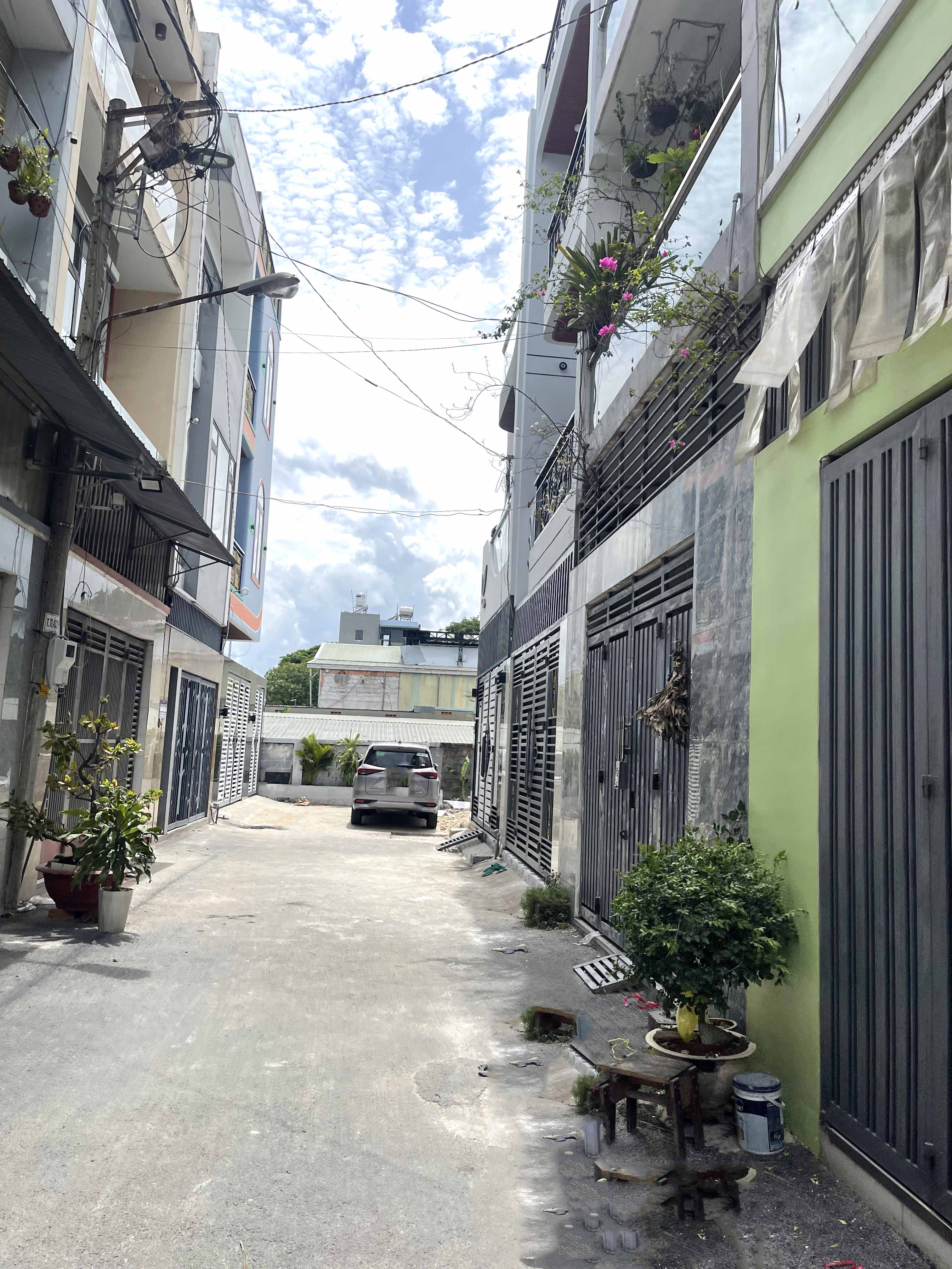 Nhà Đẹp Bình Chiểu Gần Chợ Đầu Mối Thủ Đức – 4 Tầng, 4 Phòng Ngủ – Hẻm Xe Hơi – Chỉ 5.65 Tỷ