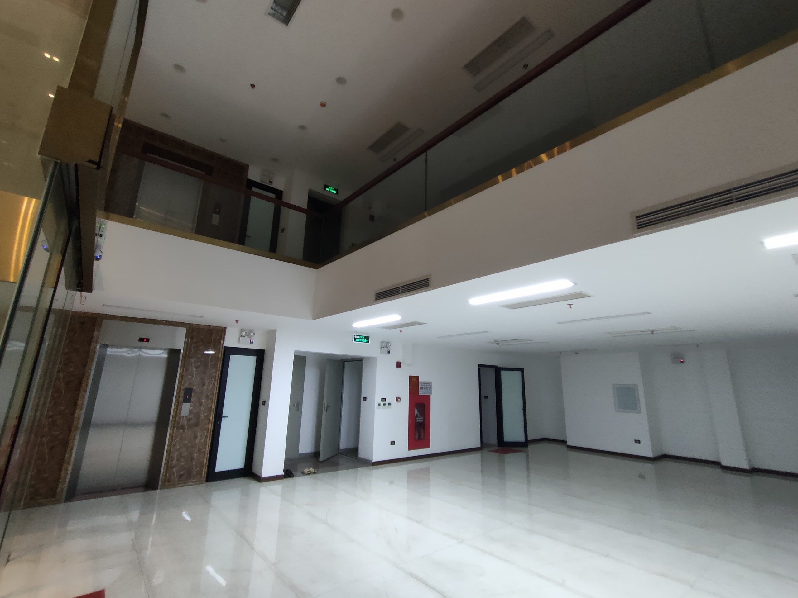 Bán Nhà mặt phố Cầu Giấy 210m2, MT 8m, 2 mặt thoáng, vỉa hè đá bóng, kinh doanh 160 Tỷ-3