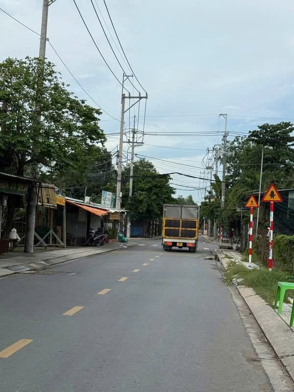 HÀNG HIẾM MẶT TIỀN NGUYỄN THỊ ĐÀNH – ĐƯỜNG 12M CÓ VỈA HÈ