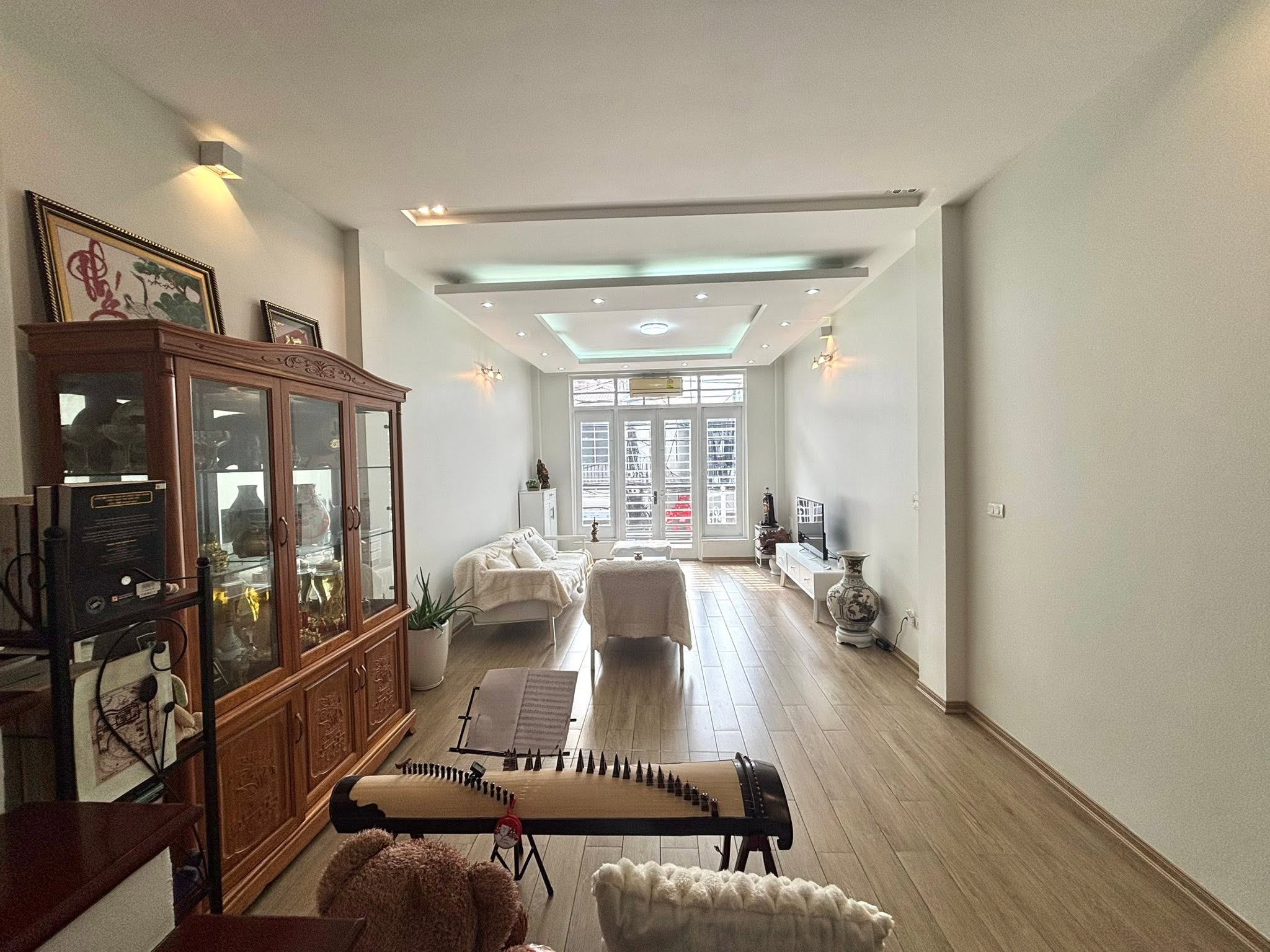 (Chính chủ) bán nhà phố Cảm Hội, 5 tầng, mặt tiền 4m, 60m2, 18.3 tỉ, ô tô 5 tạ đỗ cửa