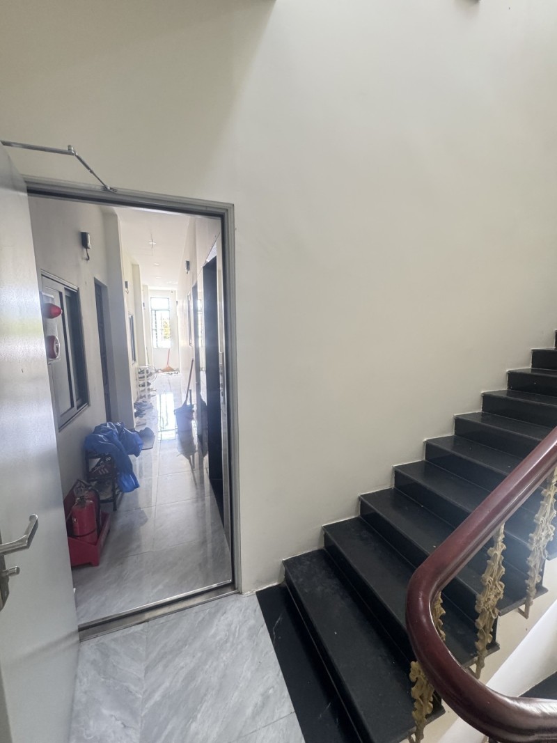 # Tòa Căn Hộ MT sát Phan Đăng Lưu, 171m2, ngang 9.5m, dòng tiền 120tr/th