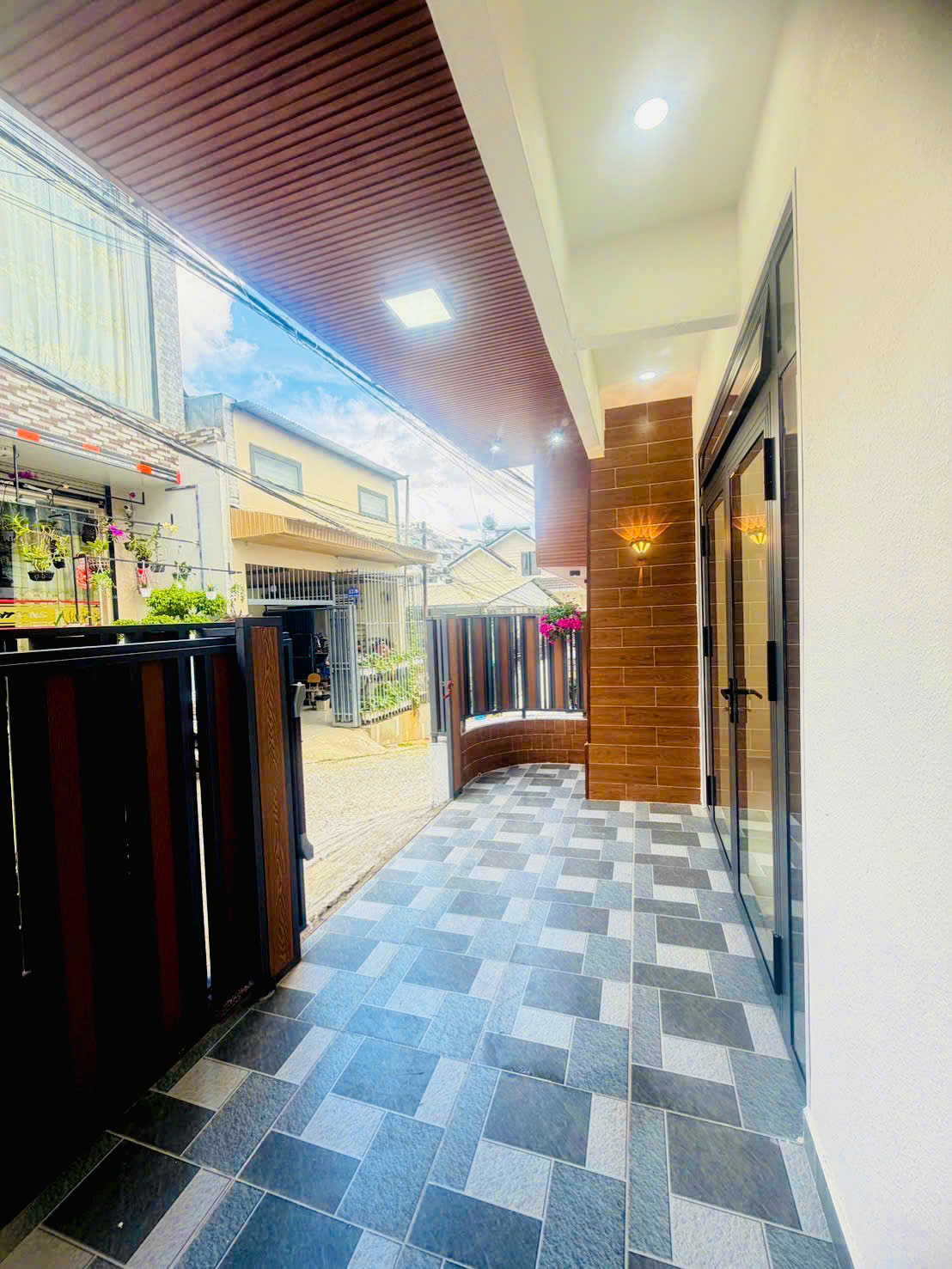 NHÀ GẦN CHỢ SỐ 4 – Ô TÔ GẦN NHÀ – CHỈ 2 TỶ 650-4