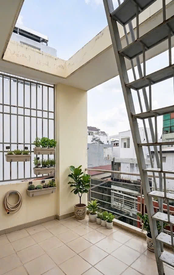 Nhà Cách Mạng Tháng Tám, QUẬN TÂN BÌNH, 4.2 x 13m (54 m2), giá 7.7 tỷ