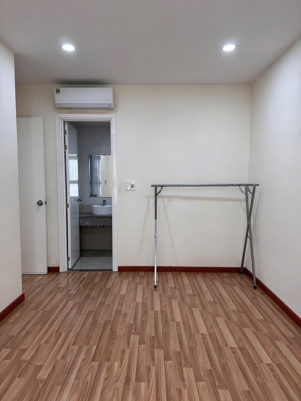 CHO THUÊ CĂN HỘ DIAMOND RIVERSIDE – 72M² – 2PN, 2WC – GIÁ CHỈ 8TR500