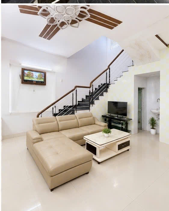 ♪ Sát MT Lê Đình Dương Cầu Rồng, 42m2, ngang 7m, 3.5 tầng cứng, 4PN, giá tốt