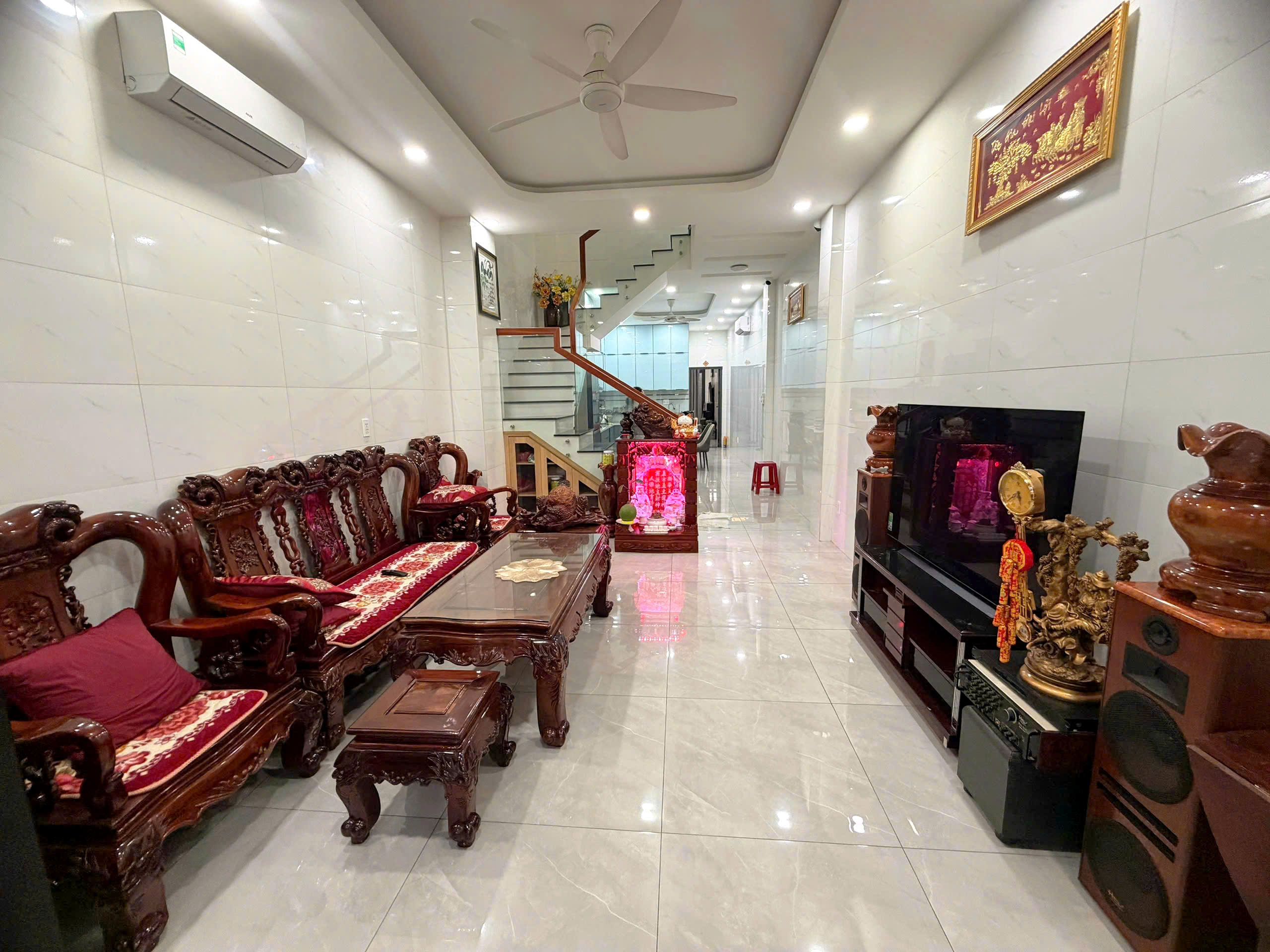 CẦN BÁN 136M2 4X35 NHÀ 2 TẤM ĐẸP MT ĐƯỜNG NGUYỄN CỬU PHÚ