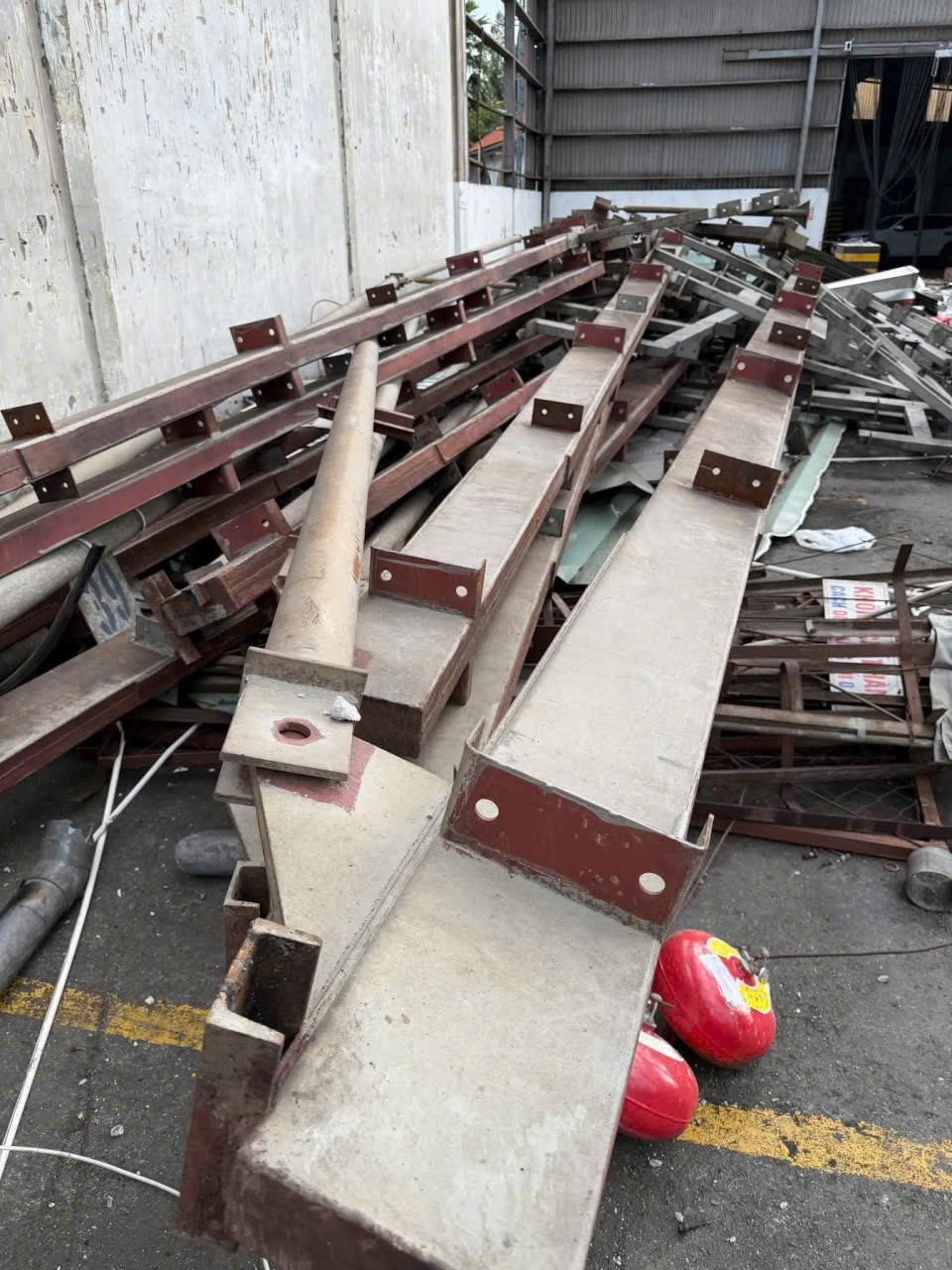 ĐẦU TƯ SINH LỜI - CHÍNH CHỦ CẦN THANH LÝ GẤP Nhà Xưởng Thép Tiền Chế – Giá Siêu Tốt Chỉ 500.000đ/m2.