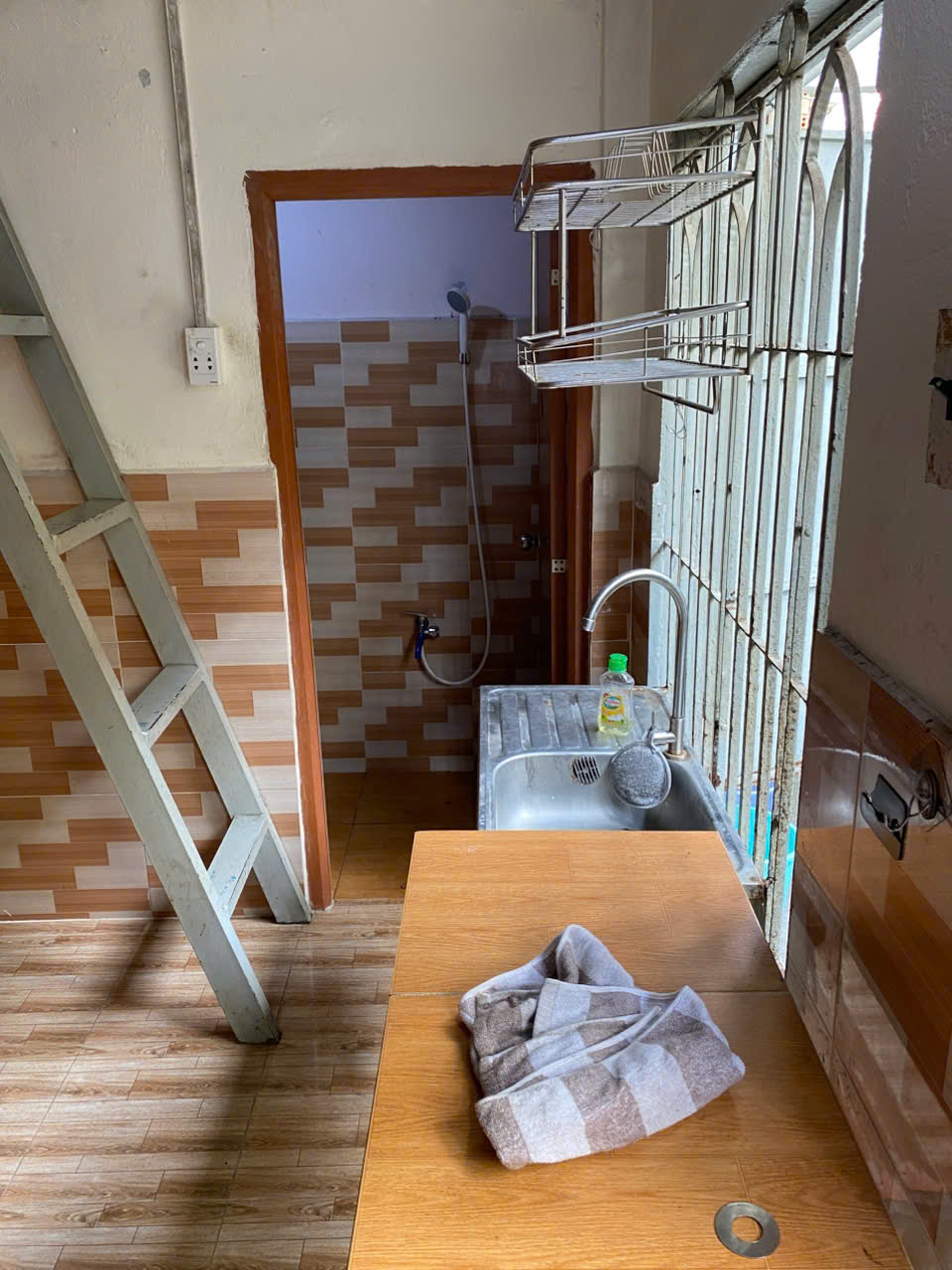 Cho thuê phòng trọ 18m² tầng trệt, có gác lửng ,sạch sẽ,thoáng mát tại Thủ Đức