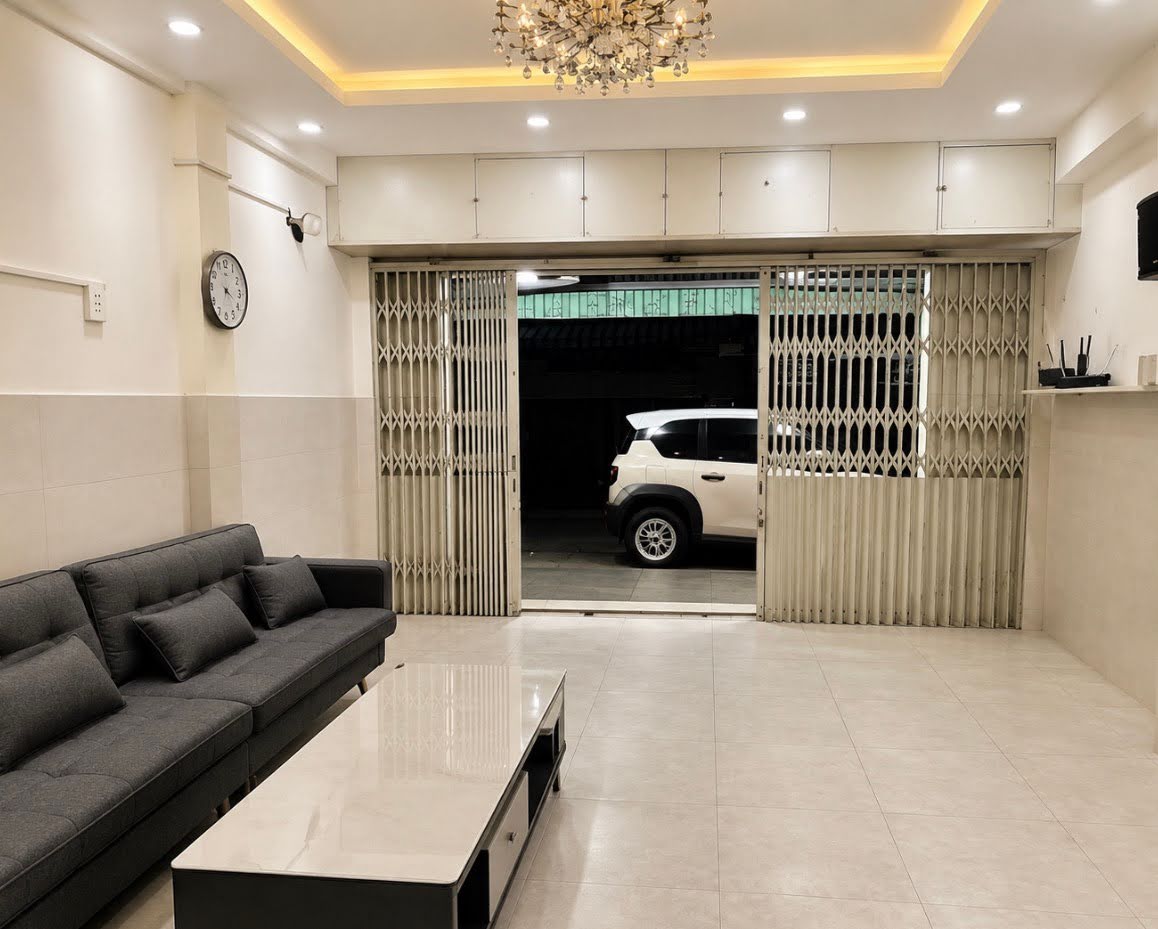 NGAY LẠC LONG QUÂN - MẶT TIỀN CHỢ TRẦN VĂN QUANG - GẦN 60M² - 6 TẦNG