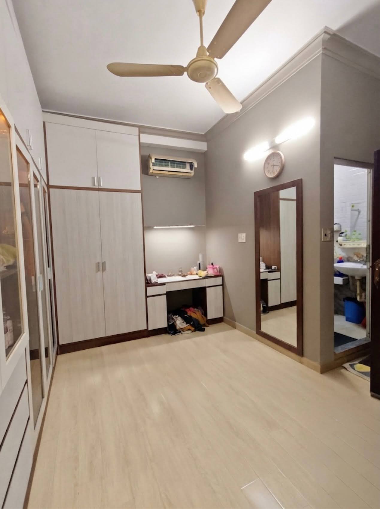 NGAY LẠC LONG QUÂN - MẶT TIỀN CHỢ TRẦN VĂN QUANG - GẦN 60M² - 6 TẦNG