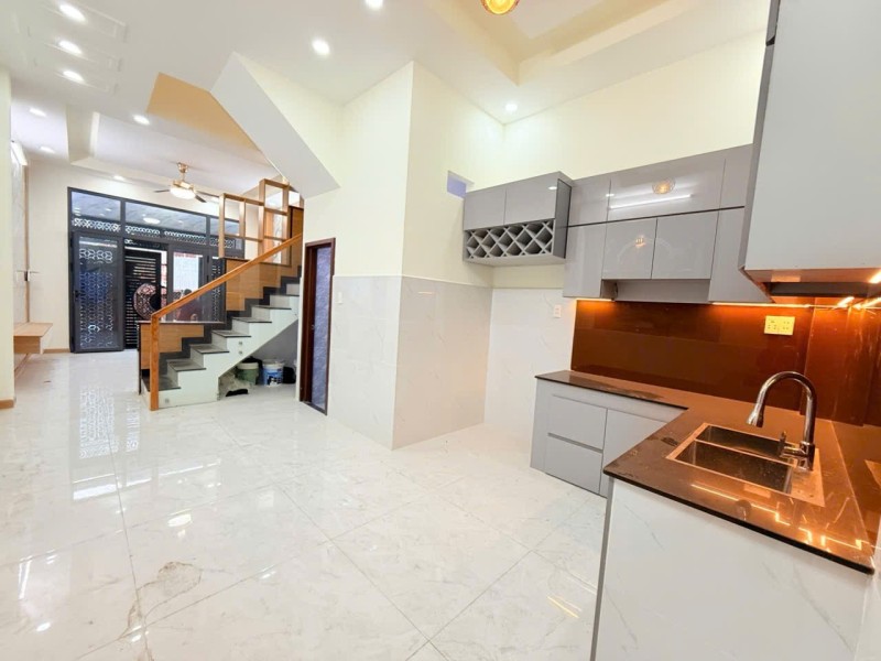Bán nhà 4 tầng, đường 494 Tăng Nhơn Phú A, Quận 9, Thủ Đức, TP HCM. DT  50m2, sổ hồng riêng. Giá 6,45  tỷ.