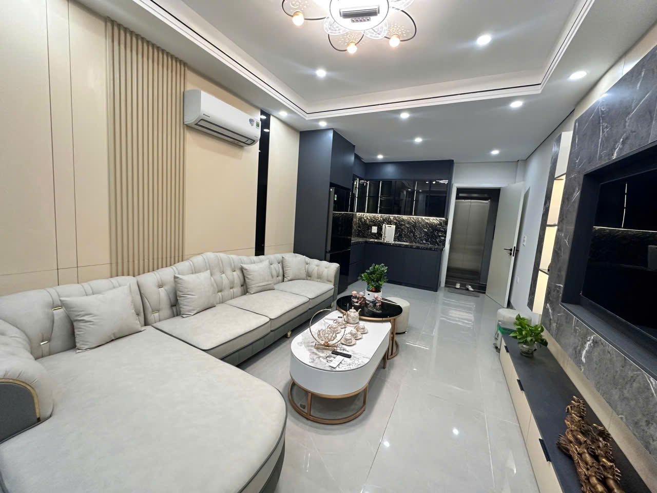 🔥 CHỈ 11,X TỶ - SỞ HỮU NGAY SIÊU PHẨM 6 TẦNG THANG MÁY, Ô TÔ NGỦ TRONG NHÀ TẠI TRUNG TÂM THẠCH BÀN - CỔ LINH! 🔥-3