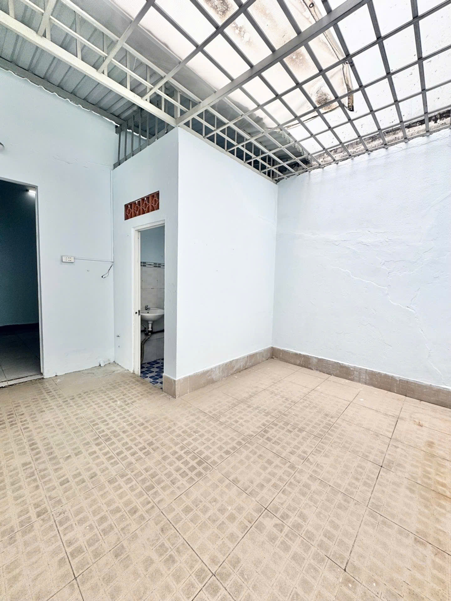BÁN NHÀ BÙI VĂN BA, QUẬN 7 – NHÀ CẤP 4- CÒN MỚI 9 TỶ 3