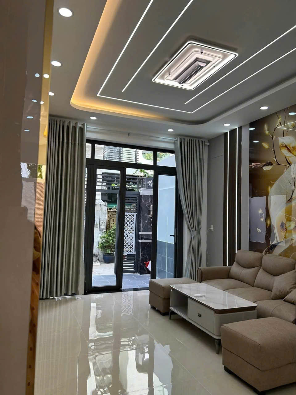 Chính chủ gửi bán nhà đẹp hẻm xe hơi đậu cửa - Phường Tân Thới Hiệp - Nhà mới, full tiện nghi