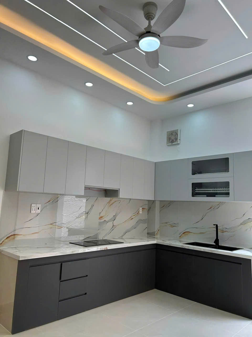 Chính chủ gửi bán nhà đẹp hẻm xe hơi đậu cửa - Phường Tân Thới Hiệp - Nhà mới, full tiện nghi-3