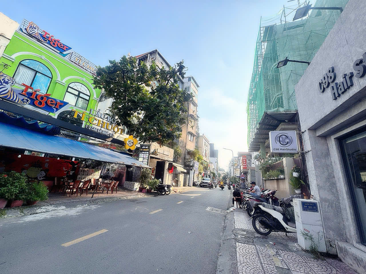 BÁN NHÀ MẶT TIỀN KD Đ.CAO BÁ NHẠ, NGUYỄN CƯ TRINH, QUẬN 1 - DT 62M2 - SẴN DÒNG TIỀN - CHÍNH CHỦ 1 ĐỜI - HIẾM NHÀ BÁN* LIÊN HỆ GIANG GIANG: 093.86.76.685-3