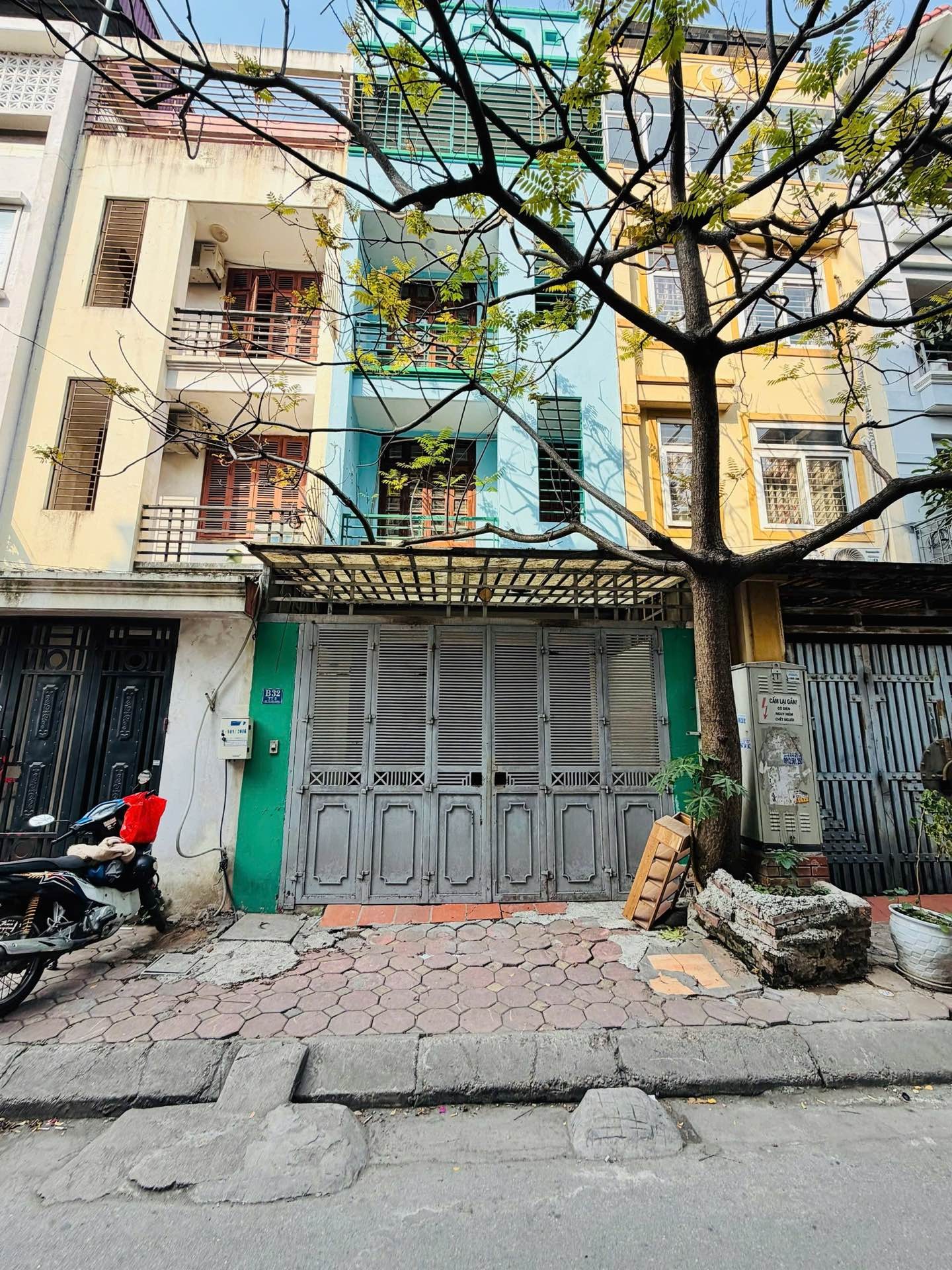 cần bán nhà Thạch Bàn 11 tỷ 60m Ngõ nông thông thoáng