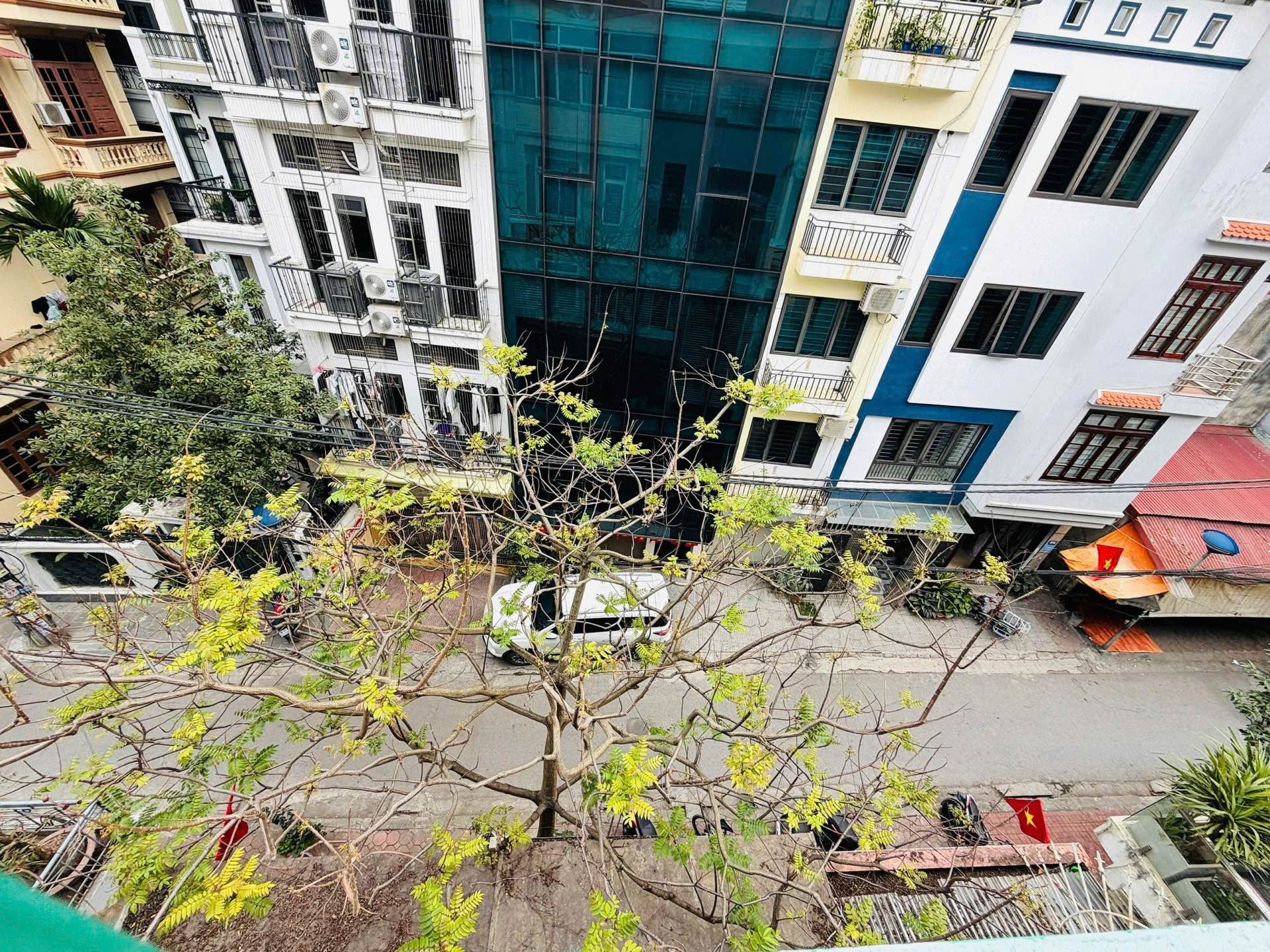 cần bán nhà Thạch Bàn 11 tỷ 60m Ngõ nông thông thoáng
