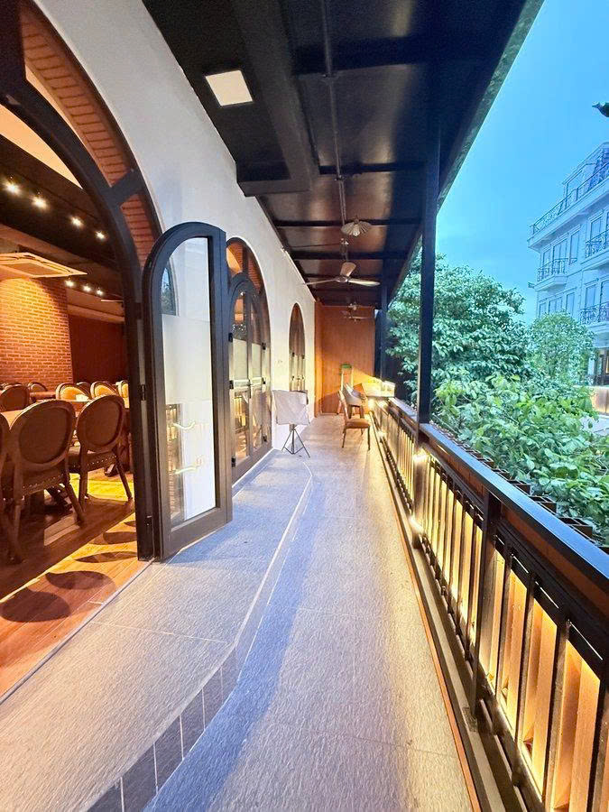 BÁN GẤP TRONG THÁNG  TOÀ VP LÔ GÓC HỒNG TIẾN, LONG BIÊN - 165M2 - 6 T THANG MÁY - MT 25M - GIÁ 77 TỶ-3