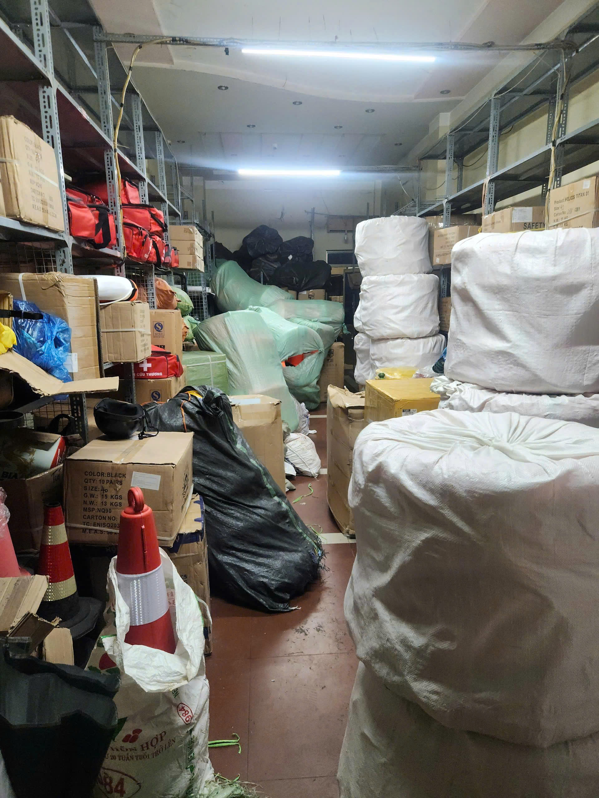 CHO THUÊ NHÀ NGUYÊN CĂN MẶT TIỀN , PHƯỜNG BẾN THÀNH